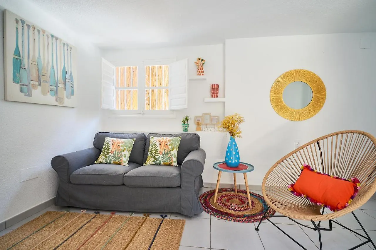 מאלגה Villa Rosita Suites En Playa De La Malagueta Con Terraza 0*,