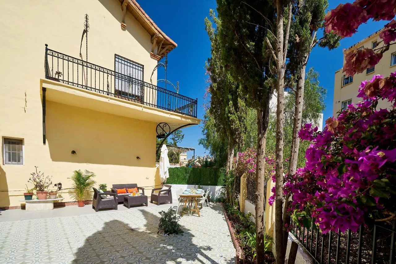 מאלגה Villa Rosita Suites En Playa De La Malagueta Con Terraza 0*,