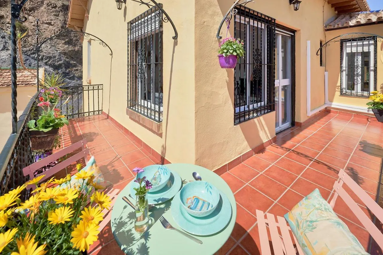 מאלגה Villa Rosita Suites En Playa De La Malagueta Con Terraza 0*,