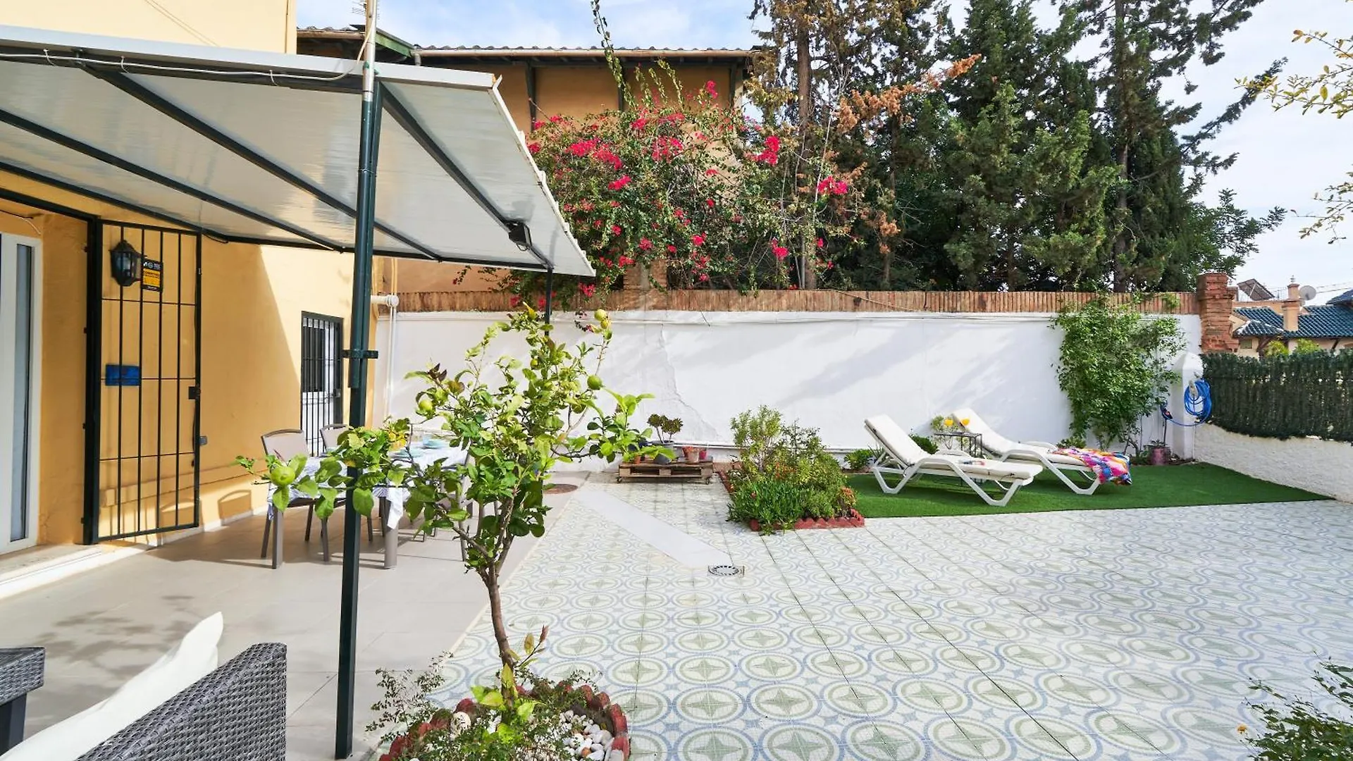 Villa Rosita Suites En Playa De La Malagueta Con Terraza Malaga Apartament