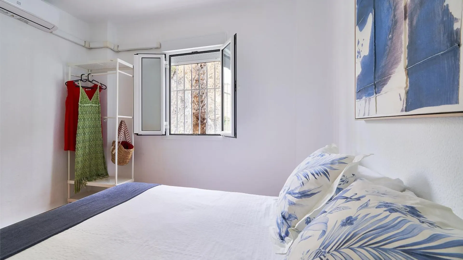 מאלגה Villa Rosita Suites En Playa De La Malagueta Con Terraza 0*,  ספרד
