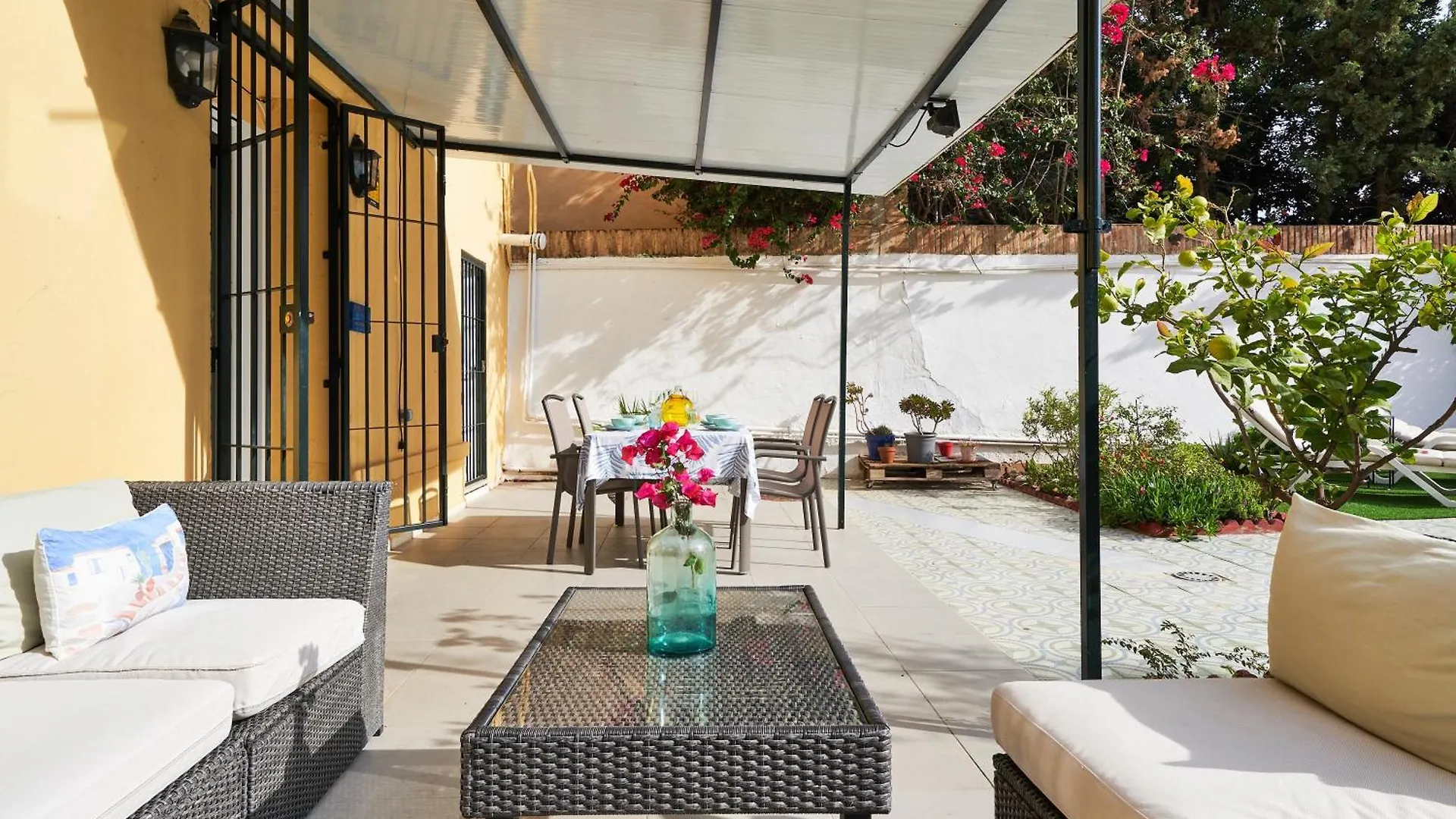 דירה מאלגה Villa Rosita Suites En Playa De La Malagueta Con Terraza