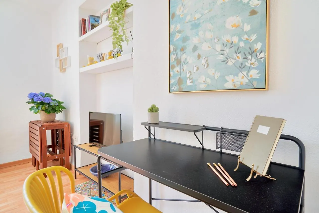 Apartamento Villa Rosita Suites en Playa de la Malagueta con terraza Málaga