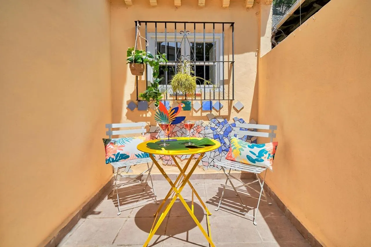 Villa Rosita Suites en Playa de la Malagueta con terraza Málaga España
