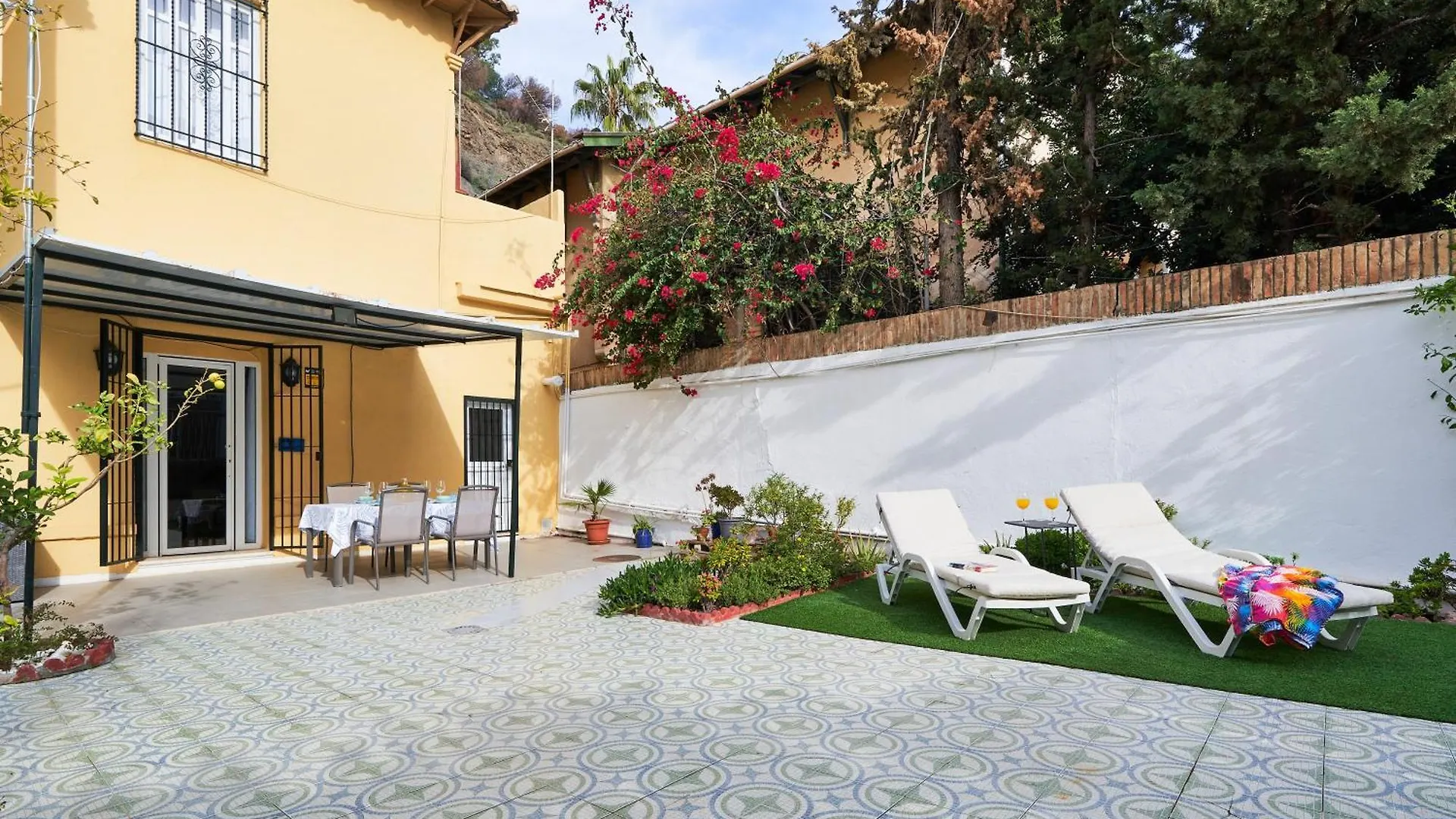 Apartment Villa Rosita Suites En Playa De La Malagueta Con Terraza Malaga