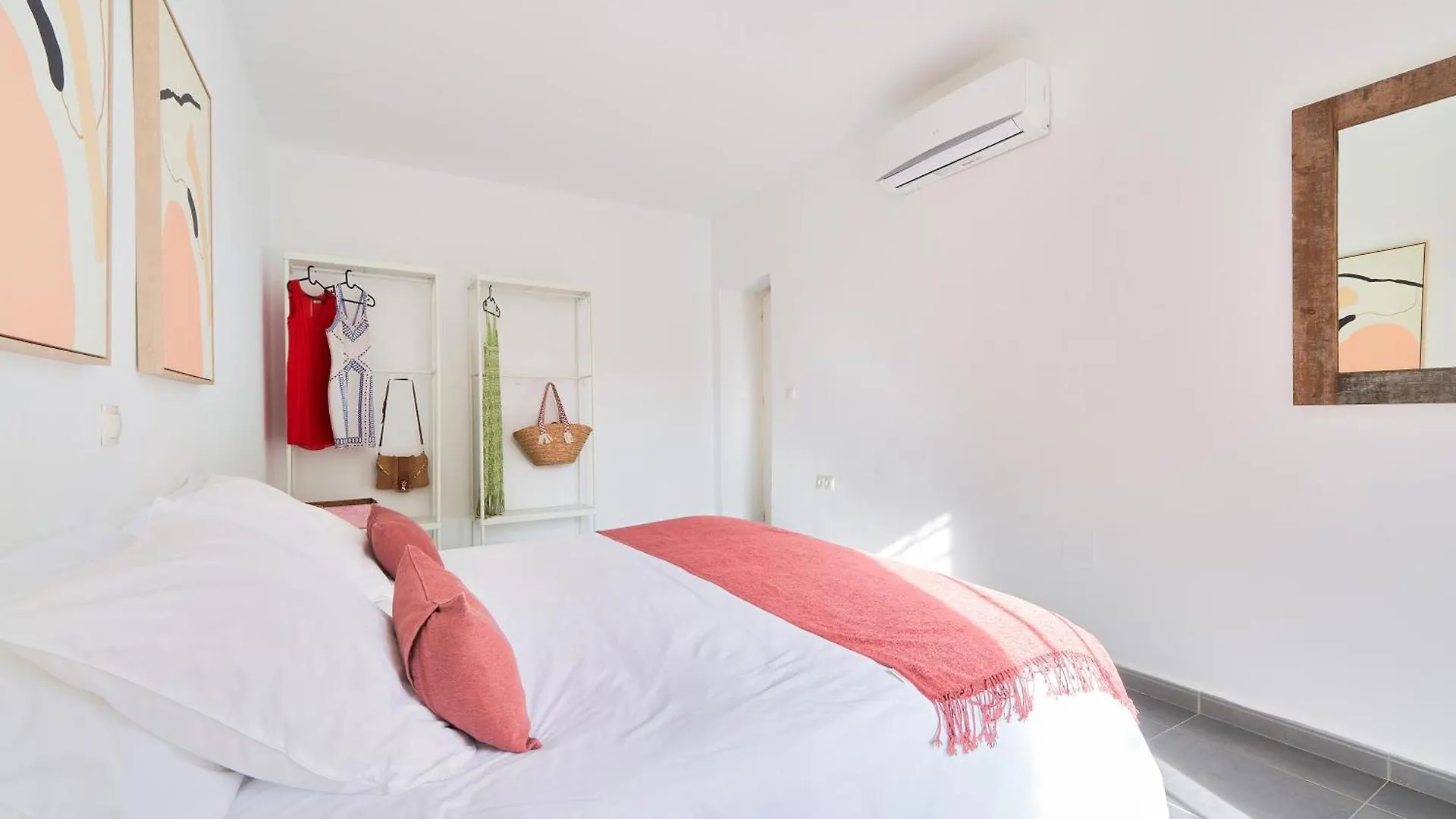 Villa Rosita Suites En Playa De La Malagueta Con Terraza Malaga Apartment