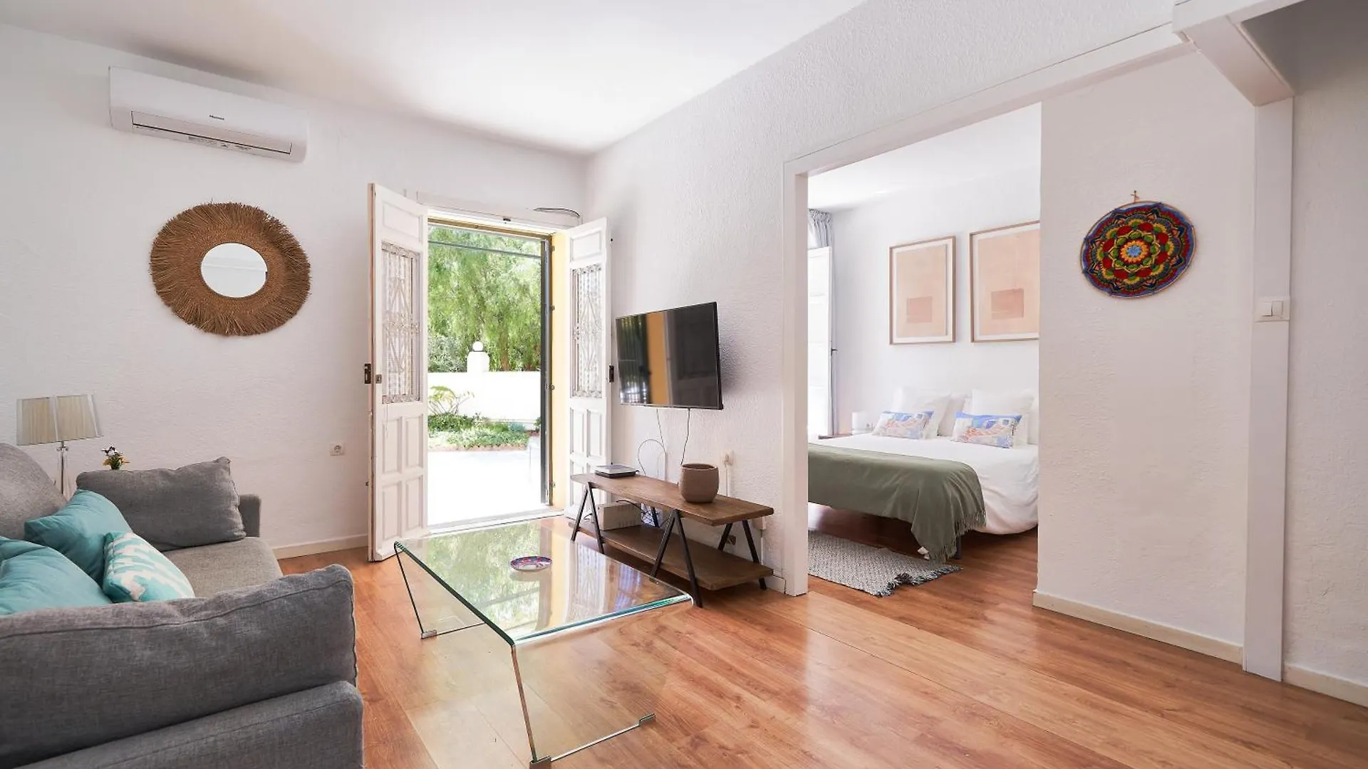Villa Rosita Suites En Playa De La Malagueta Con Terraza Malaga Spain